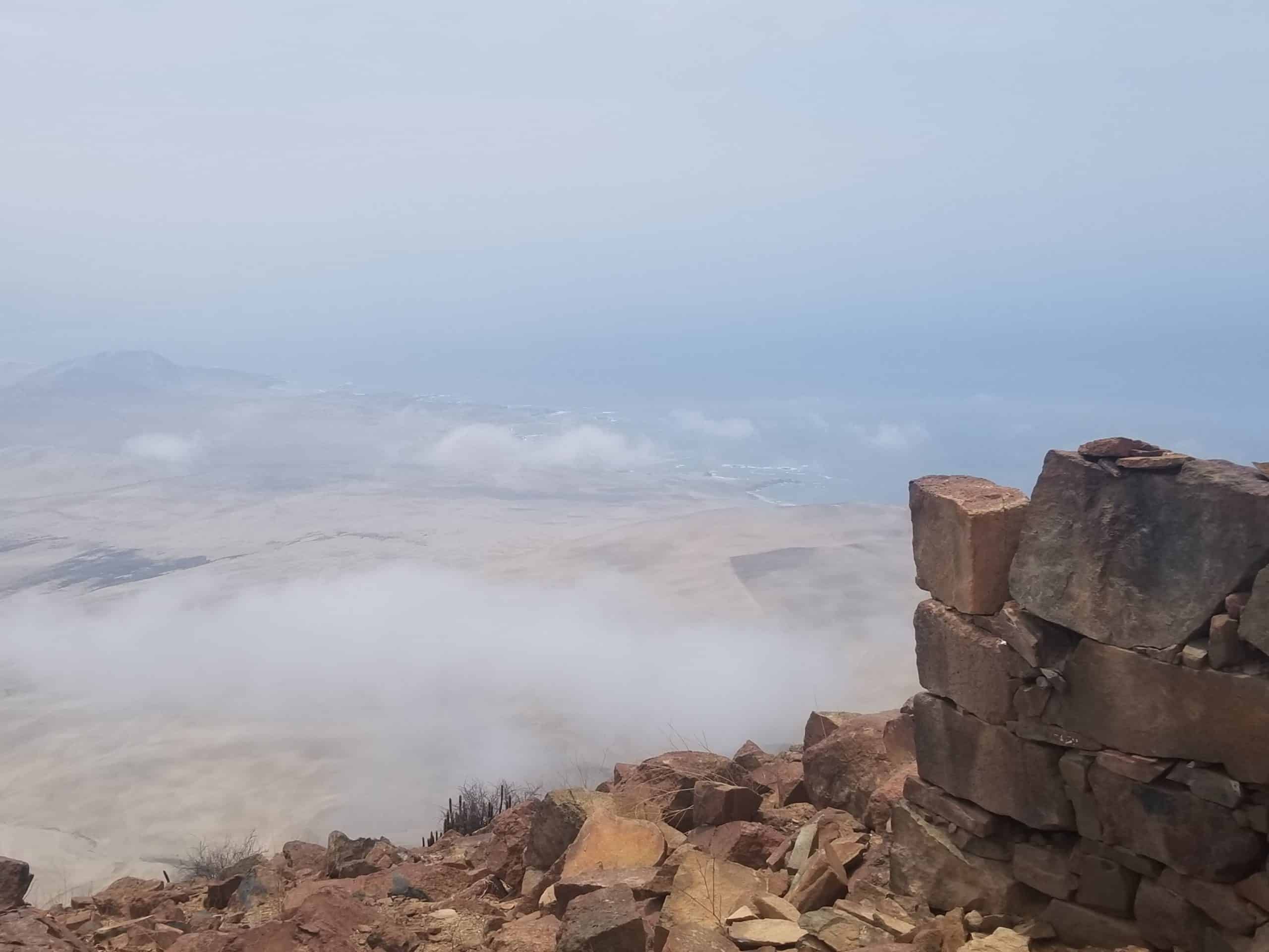 Cerro Mongon sommet structures 01