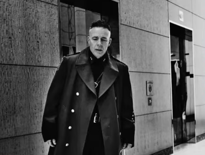 Commander Bovino habillé en nazi