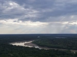 Vue du fleuve depuis le mirador du Raudal