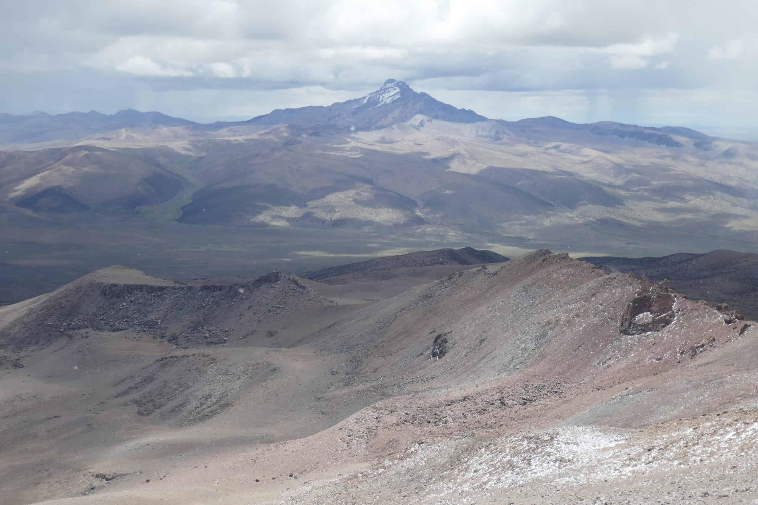 vue de montagnes depuis le Sajama, Bolivie