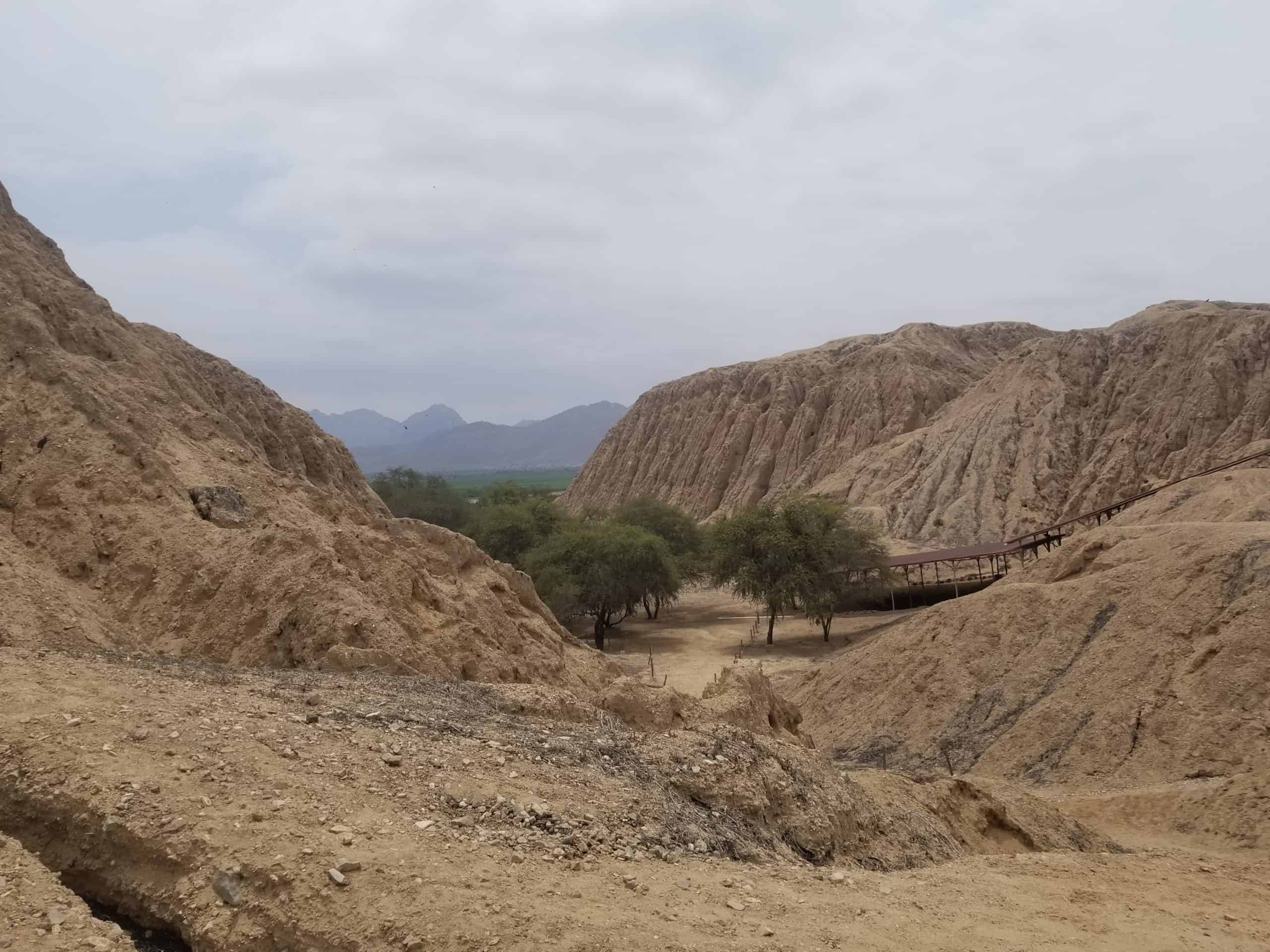 huaca rajada vue depuis le temple sipan