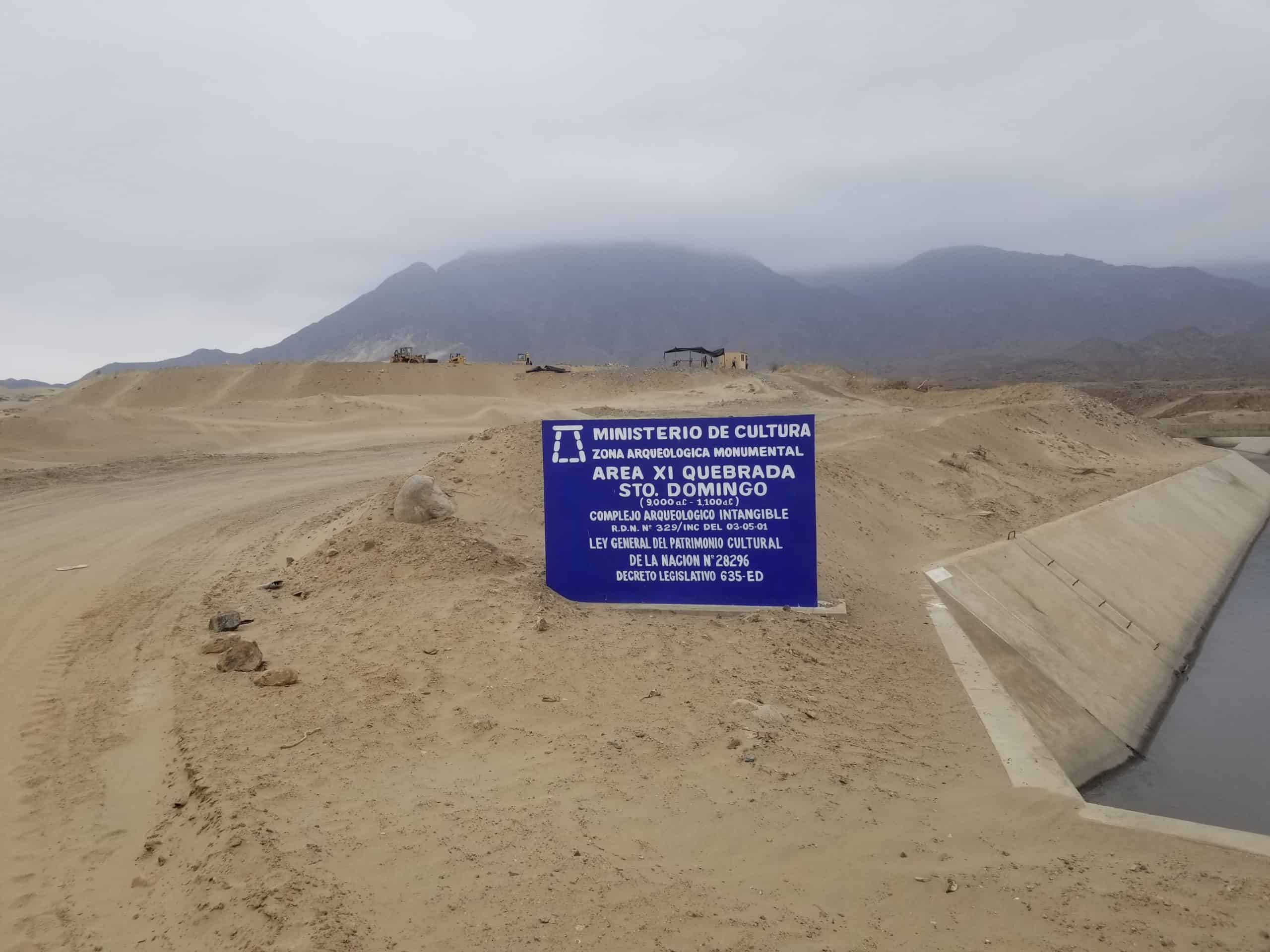 Panneau géoglyphe Santo Domingo